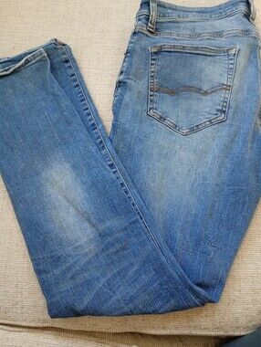 American Eagle | Women's Medium Blue Extreme Flex Slim Straight Jeans | 32W 32L